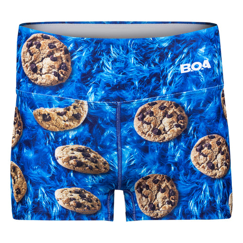 front Cookie print short with blue fur background
